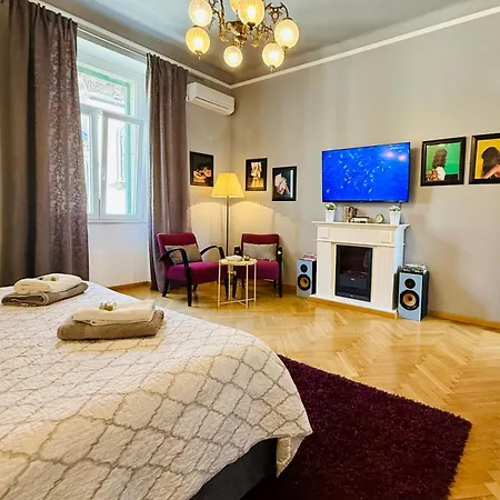 Апартаменти Riva Waterfront