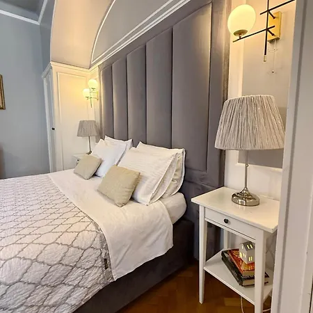 Riva Waterfront Apartman *